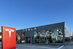 Tesla Center Berlin Reinickendorf image