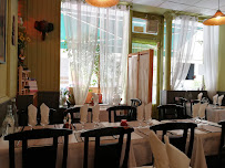 Atmosphère du Restaurant de spécialités perses Restaurant Téhéran à Paris - n°11