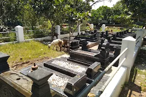 Pracimaloyo Cemetery image
