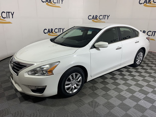 Used Car Dealer «Car City», reviews and photos, 2190 Henry St, Muskegon, MI 49441, USA