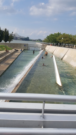 Park «Louisville Waterfront Park (Great Lawn, Harbor Lawn, Festival Plaza)», reviews and photos, 231 Witherspoon St, Louisville, KY 40202, USA