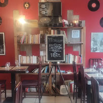 Atmosphère du Restaurant français Chez Camille L'oféria à Quimper - n°17
