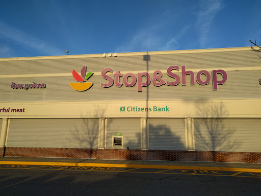 Grocery Store «Stop & Shop», reviews and photos, 25 Faunce Corner Rd, North Dartmouth, MA 02747, USA