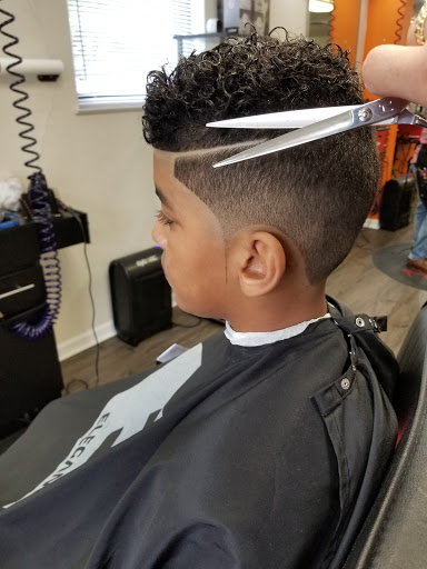 Barber Shop «DCB Barber Shop - Barber Shop Hispano», reviews and photos, 1545 E Olive Rd, Pensacola, FL 32514, USA