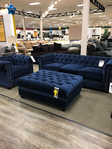 Furniture Store «The Dump Furniture Outlet», reviews and photos, 801 N Military Hwy, Norfolk, VA 23502, USA