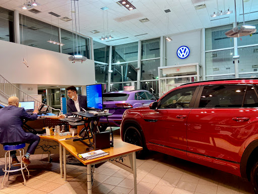Volkswagen Dealer «Gurnee Volkswagen», reviews and photos, 6301 W Grand Ave, Gurnee, IL 60031, USA