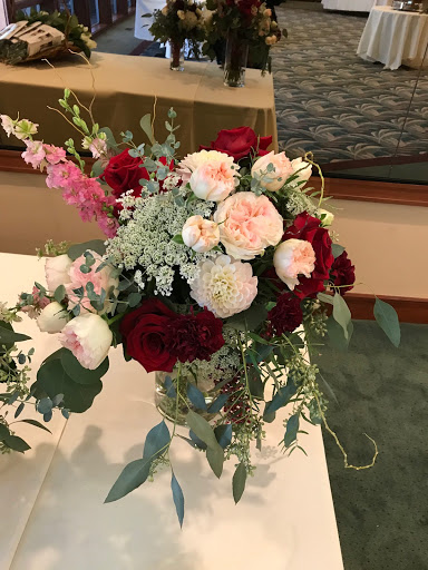 Florist «K & M Floral & Interior Plant Designs», reviews and photos, 537 Main St, Woodland, CA 95695, USA