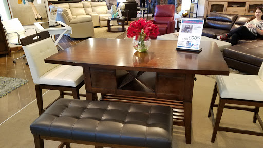 Furniture Store «Rooms To Go & Rooms To Go Kids Furniture Store - Miami International (Doral)», reviews and photos, 10623 NW 12th St, Doral, FL 33172, USA