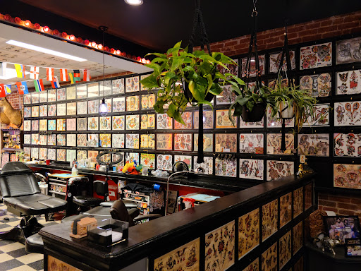 Tattoo Shop «Alton Tattoo Company», reviews and photos, 2514 College Ave, Alton, IL 62002, USA