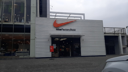 Nike Factory Store - Vía la Costa.