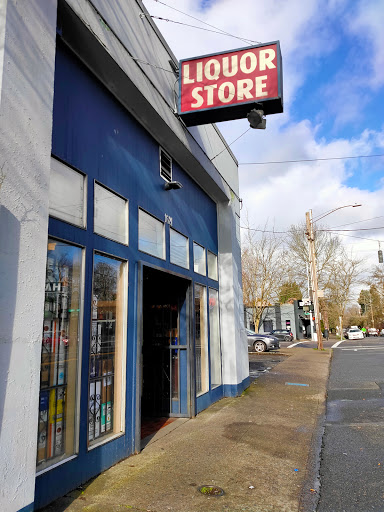 Liquor Store «Lloyd Center Liquor Store», reviews and photos, 1621 NE 9th Ave, Portland, OR 97232, USA