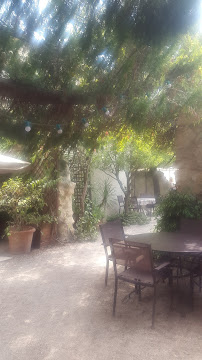 Atmosphère du Restaurant français Restaurant Les Jardins d'été - Chartreuse de Villeneuve lez Avignon à Villeneuve-lès-Avignon - n°4