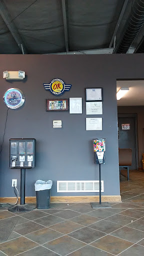 Used Car Dealer «Car City on 14th», reviews and photos, 4131 E 14th St, Des Moines, IA 50313, USA