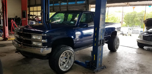 Auto Repair Shop «USA Auto Repair», reviews and photos, 3503 S Gevers St, San Antonio, TX 78210, USA