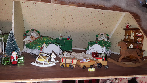 Antique Furniture Store «Useful Things Antiques & Collectibles Store», reviews and photos, 11 Crenshaw Ln, Coxs Creek, KY 40013, USA