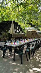 Photo n°30 de Restaurant Pétrarque et Laure à Fontaine-de-Vaucluse ()