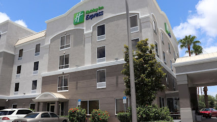 Holiday Inn Express & Suites Clearwater/US 19 N, an IHG Hotel