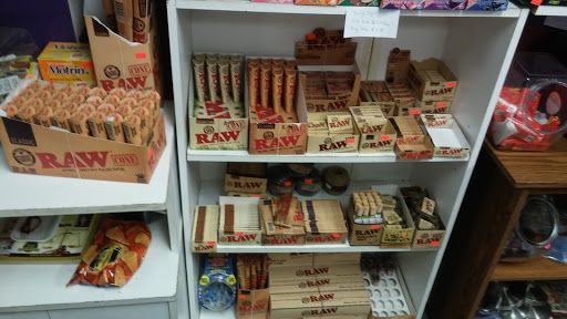 Tobacco Shop «One Love Tobacco & Gifts», reviews and photos, 7116 Gulf Blvd, St Pete Beach, FL 33706, USA