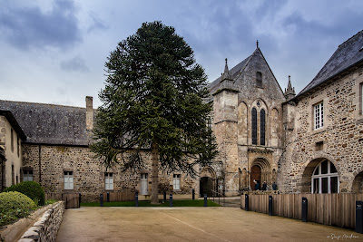 Abbaye à Dinan