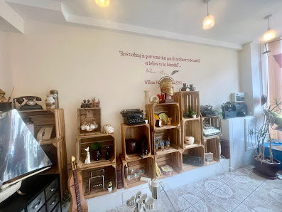 Something Truly Vintage 2 North St, Horncastle LN9 5DX, United Kingdom