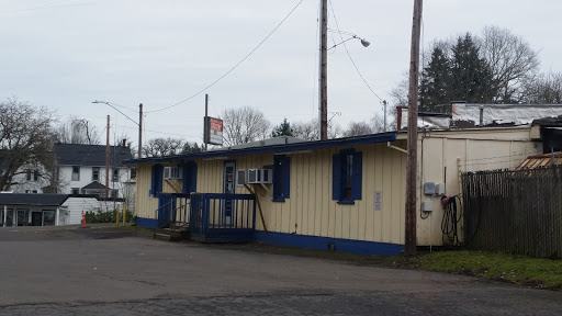 Grocery Store «Aurora Colony Grocery», reviews and photos, 21637 Pacific Hwy E, Aurora, OR 97002, USA