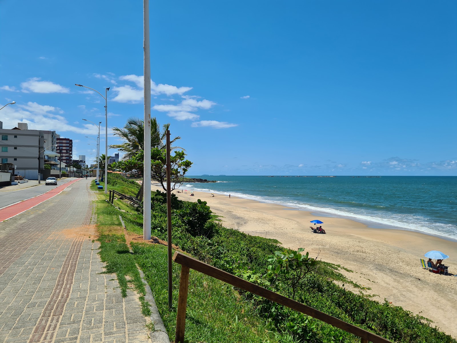 Fotografija Plaža Barra Velha in naselje