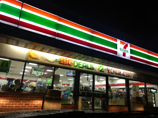 7-Eleven, 324 Merrick Rd, Rockville Centre, NY 11570, USA, 