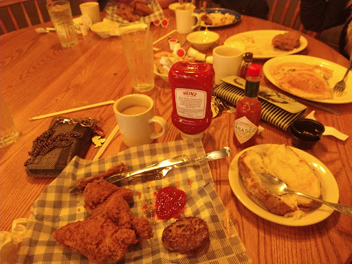 American Restaurant «Cracker Barrel Old Country Store», reviews and photos, Celebration Dr, Suwanee, GA 30024, USA