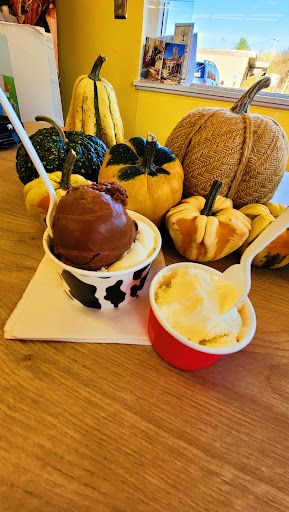 Ice Cream Shop «LUV Ice Cream Cafe», reviews and photos, 2587 7th Ave E, North St Paul, MN 55109, USA