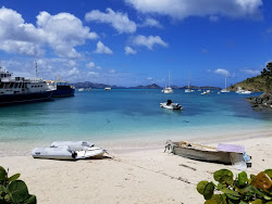 Foto von Cruz Bay beach mit geräumige bucht