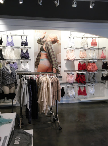 Clothing Store «AEO Factory & Aerie Store», reviews and photos, 3945 Eagan Outlets Pkwy #1040, Eagan, MN 55122, USA