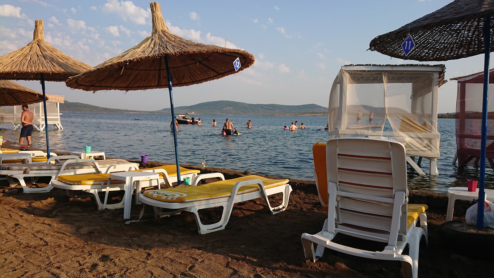 Photo of Igdeli Bay beach and the settlement