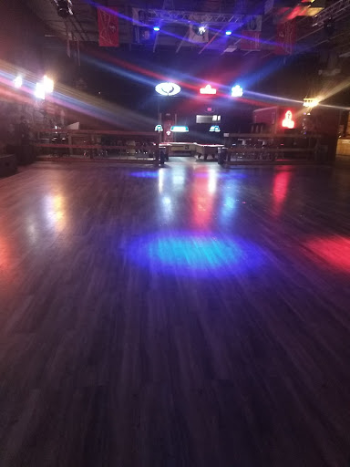 Night Club «The Round up», reviews and photos, 10051 W Hillsborough Ave, Tampa, FL 33615, USA