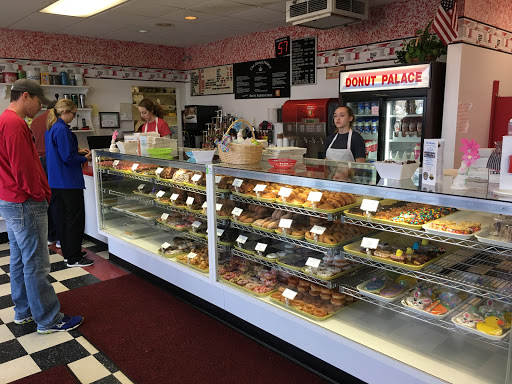 Donut Shop «The Donut Palace», reviews and photos, 37 Clarkson Rd, Ellisville, MO 63011, USA