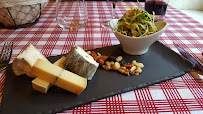 Plats et boissons du Restaurant français Saucisson et Beaujolais à Rueil-Malmaison - n°12