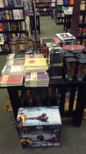 Book Store «Barnes & Noble», reviews and photos, 6050 El Cerrito Plaza, El Cerrito, CA 94530, USA