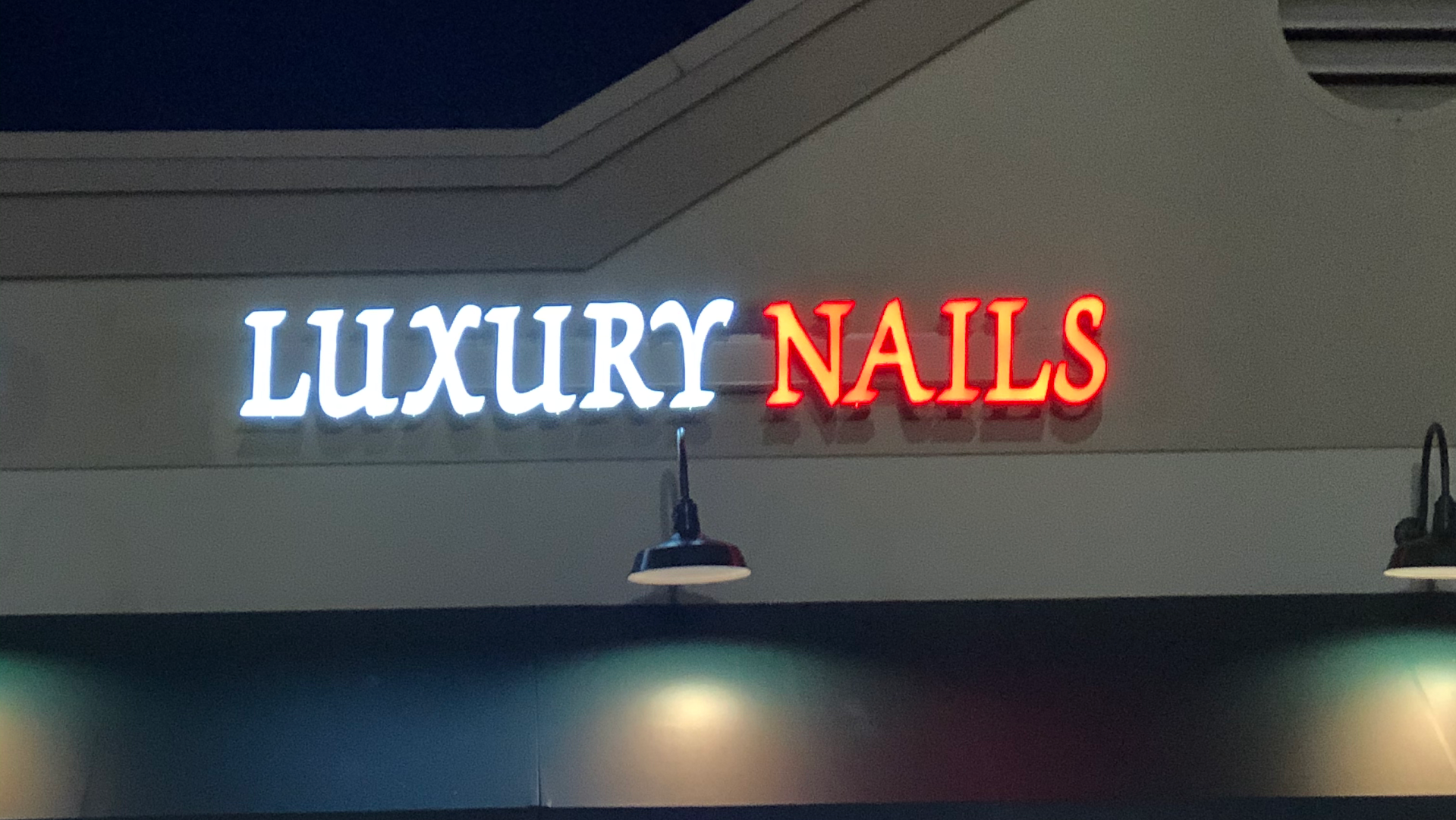 Luxury Nails