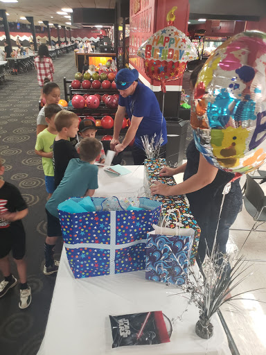 Bowling Alley «AMF Noble Manor Lanes», reviews and photos, 2440 Noblestown Rd, Pittsburgh, PA 15205, USA