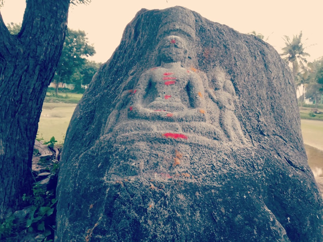 தீர்த்தங்கரர் சிற்பம்