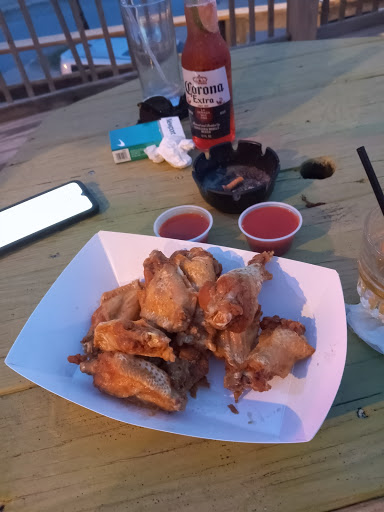 Bar & Grill «Sharkies On The Beach Bar & Grill», reviews and photos, 10 Surf Dr, Surfside Beach, TX 77541, USA