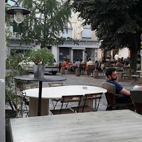 Atmosphère du Restaurant servant le petit-déjeuner Café de la Roquette à Arles - n°12