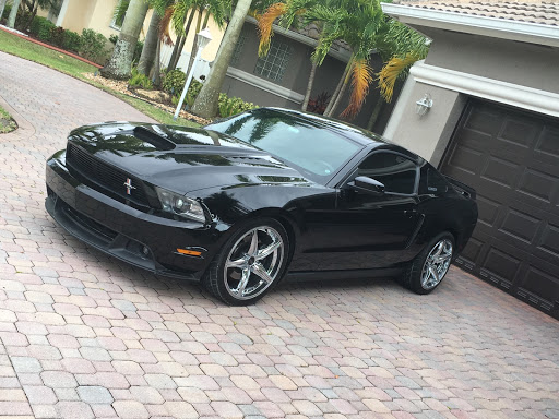 Auto Body Shop «IN & OUT AUTO BODY», reviews and photos, 6464 W Commercial Blvd, Lauderhill, FL 33319, USA