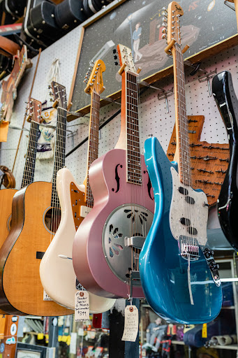 Pawn Shop «Elliott Salter Pawn Shop», reviews and photos, 7760 Santa Monica Blvd, West Hollywood, CA 90046, USA