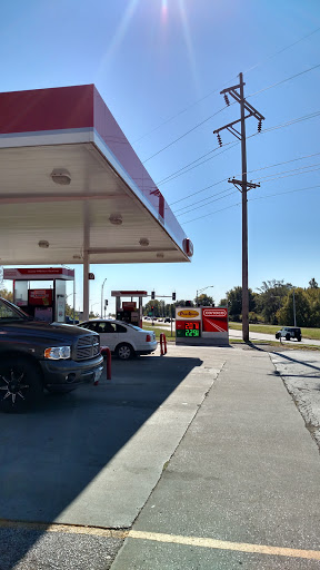 Convenience Store «Pour Boys», reviews and photos, 900 S Leonard St, Liberty, MO 64068, USA