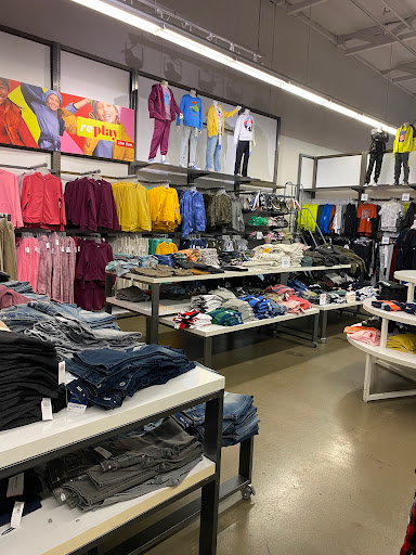 Clothing Store «Old Navy», reviews and photos, 3581 N Freeway Blvd, Sacramento, CA 95834, USA