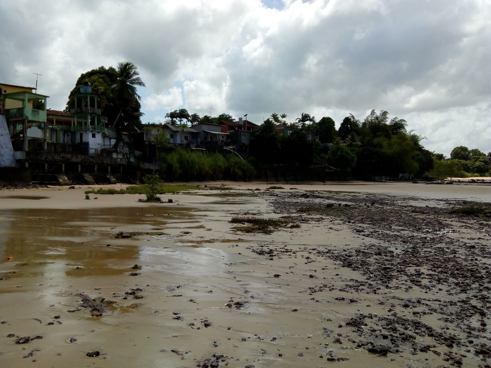 Valokuva Praia do Bispoista. puhtaustasolla korkea