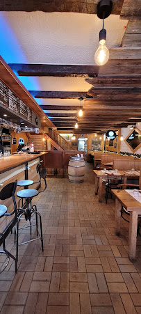 Atmosphère du Restaurant Le Tonneau à Fontcouverte-la-Toussuire - n°10