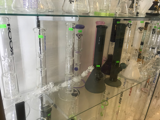 Tobacco Shop «Canoga Smoke Shop», reviews and photos, 21211 1/2 Sherman Way, Canoga Park, CA 91303, USA