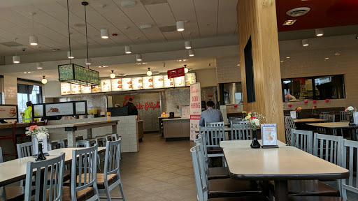 Fast Food Restaurant «Chick-fil-A», reviews and photos, 7101 Kingery Hwy, Willowbrook, IL 60527, USA