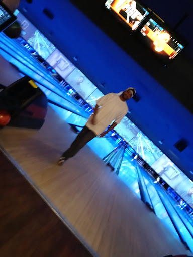 Bowling Alley «Bowlero Woodlands», reviews and photos, 27000 Interstate 45 N, The Woodlands, TX 77385, USA